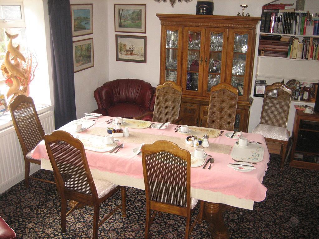Four Seasons Guest House Pembrey Екстер'єр фото